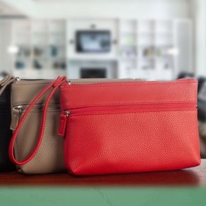 Mundi Beige My Personal Purifier UVC Sanitizer Everyday Essential Wristlets